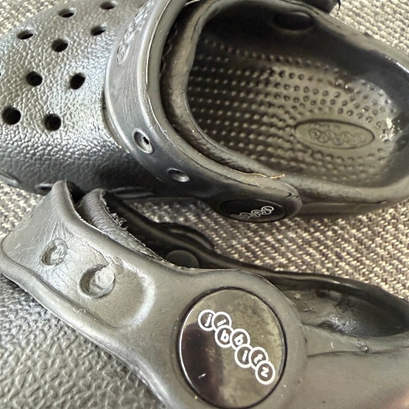 EUC Jibbitz by CROCS Kids Black Water Shoes XXS C4/5 Baby UNISEX - Picture 12 of 16